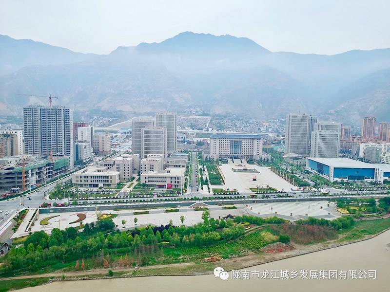 匠心傾注、喜封金頂——龍江?雙子座商住小區(qū)主體順利封頂