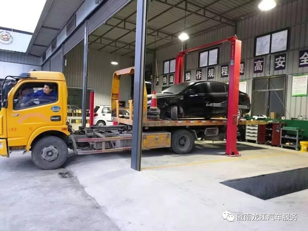 金錘鈑金，銀槍噴漆！龍江汽修值得信賴！