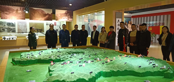 市龍江集團開展“不忘初心、牢記使命”主題黨日活動
