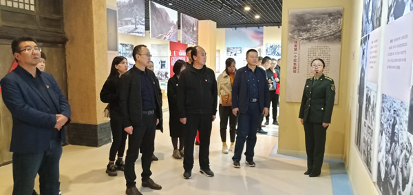 市龍江集團開展“不忘初心、牢記使命”主題黨日活動